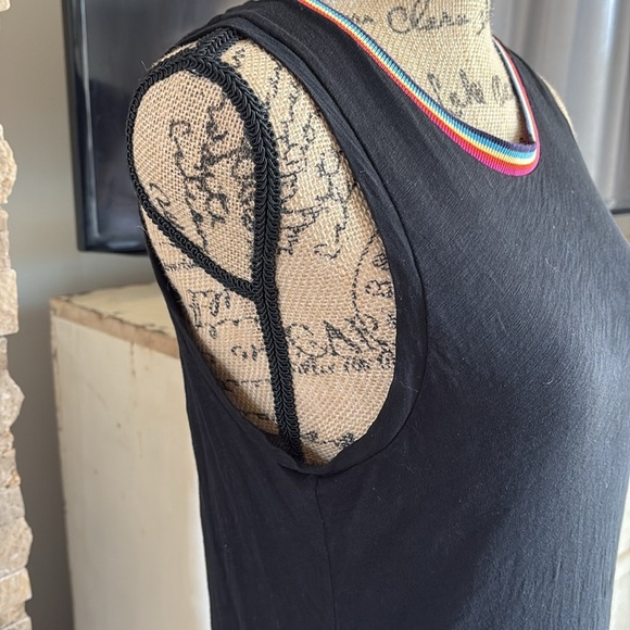 Goldie Lewinter rainbow tipped black crewneck tank top - Picture 3 of 15